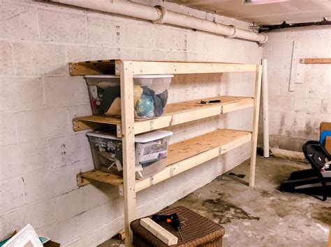 Every garage or workshop needs a basic workbench for assembling projects and convenient storage for all your tools. I'll show you how to make your own DIY workbench with 2x4 lumber and plywood!It features a flat work surface on top, a large storage shelf on the bottom, plus smaller shelves on the sides!